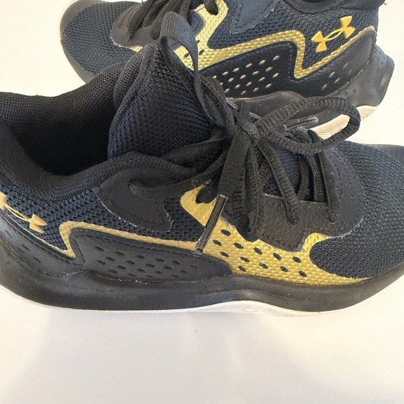 Under Armour Other - Under Armour Kids' Black and Gold Sneakers size 3.5 GUC